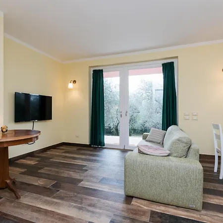 Vittoria Garda Apartman *